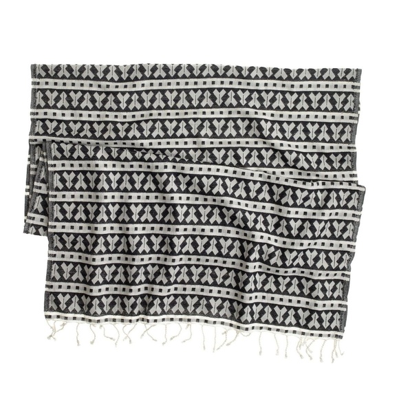 NWT J. Crew Geo-Print Scarf item B0059 - Picture 2 of 3